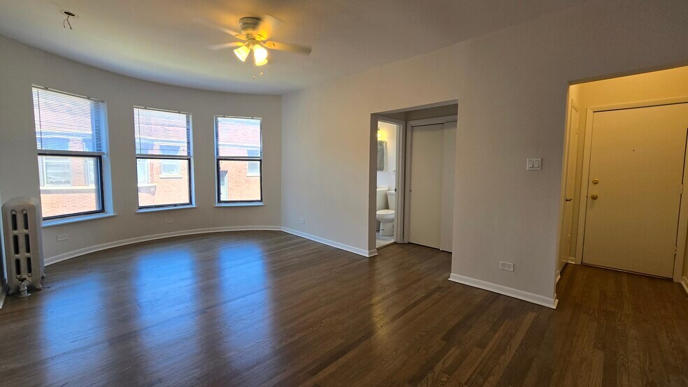 Building Photo - 7722 N Marshfield Ave