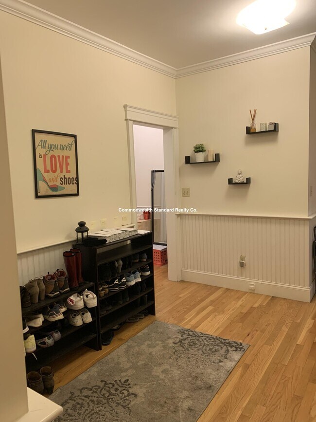 Building Photo - 76 Quint Ave