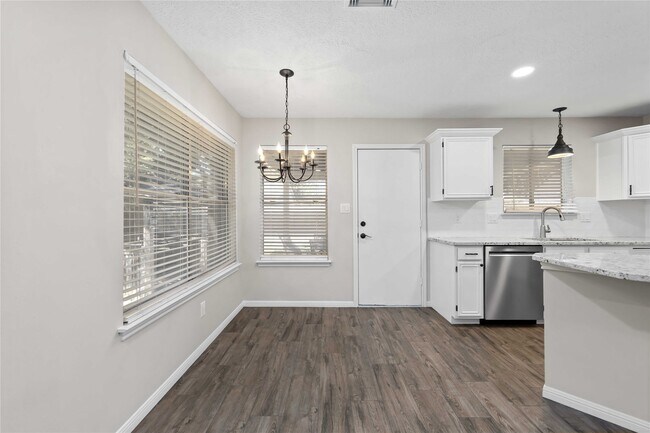 Building Photo - 5418 Roserock Ln