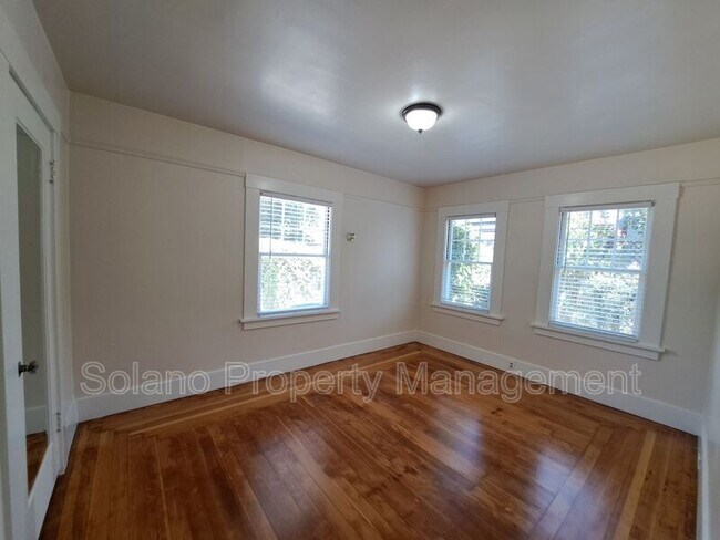 Building Photo - 1938 3rd St