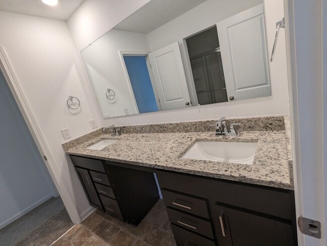 Building Photo - Gorgeous New Construction Middletown Home!
