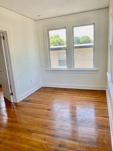 3rd bedroom or Office Space - 768 Acosta St