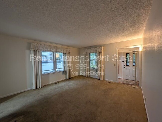 Building Photo - 5027 6th St NE