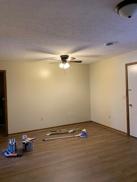 Building Photo - 5459 Hebbardsville Rd