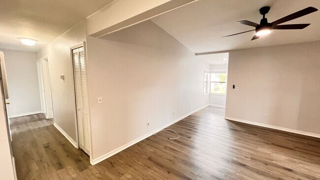 Building Photo - Unlock Your Perfect Winter Park Retreat: F...