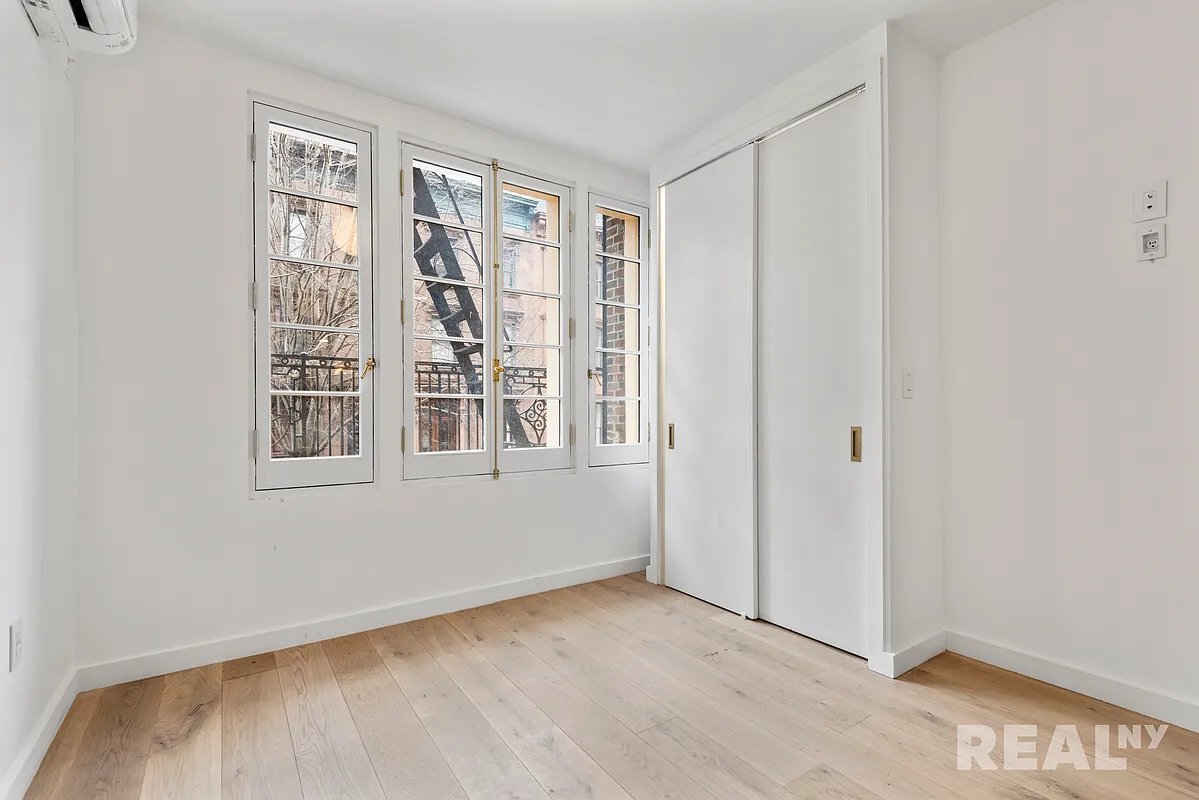 Building Photo - 93 Hicks St