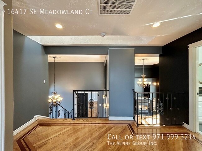 Building Photo - 16417 SE Meadowland Ct