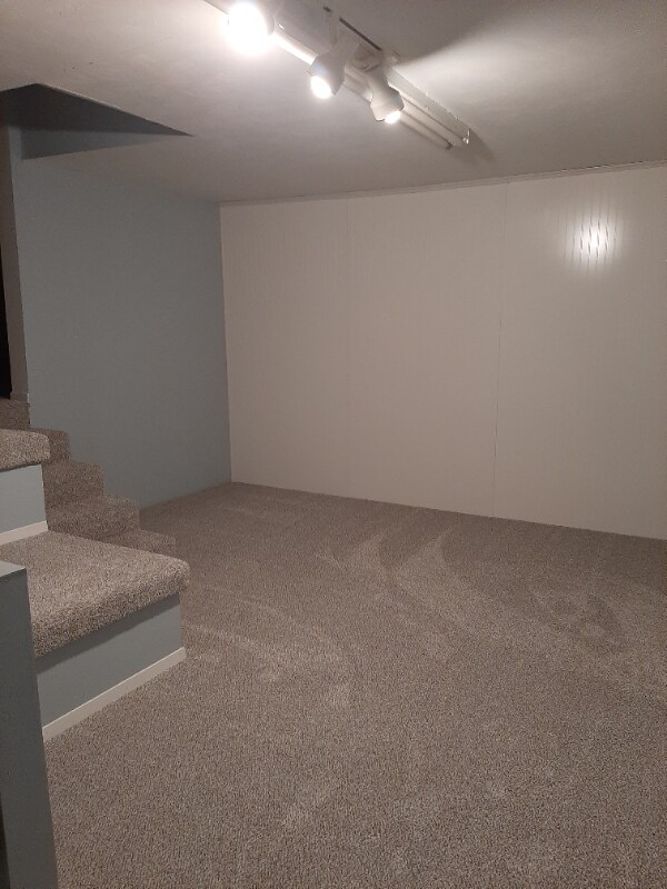 Building Photo - 114 S High St