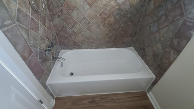 Building Photo - 19538 Hollowlog Dr