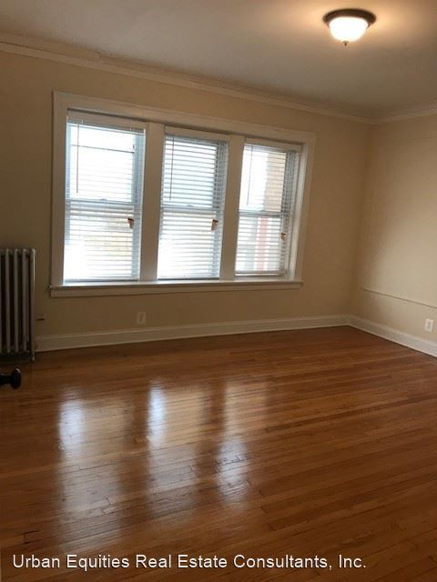 Building Photo - 824 Dobson St