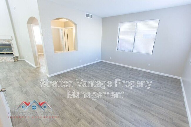 Building Photo - 16627 W McKinley St