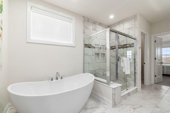 Building Photo - 5962 Laurel Ln