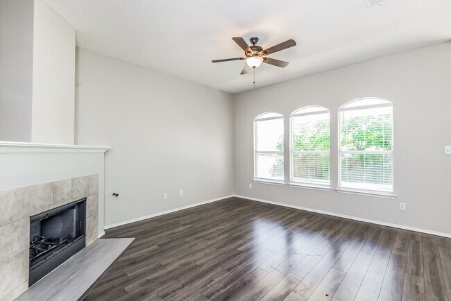 Building Photo - 705 Bridle Trail