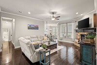 Building Photo - 206 S Meadow Dr