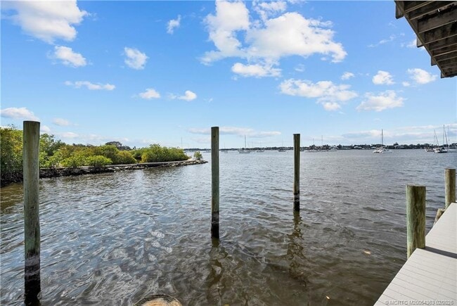 Building Photo - 521 SW Ocean Blvd