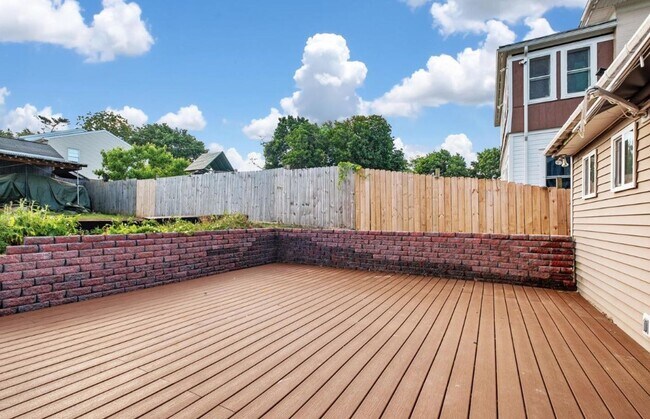 Building Photo - Charming Single Family for Lease