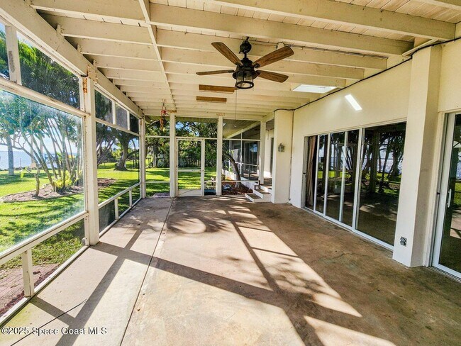 Building Photo - 1181 Sunny Point Dr