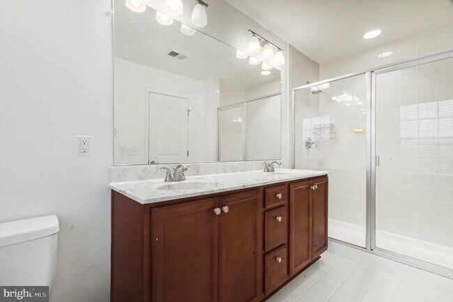 Building Photo - 1304 Gilmore St