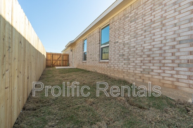Building Photo - 5003 Rose Gdn Lp