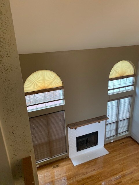 Building Photo - 820 Dracut Ln
