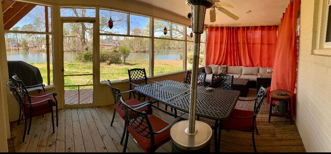 Building Photo - 805 De La Fayette Ct