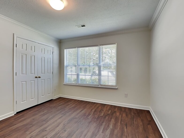 Building Photo - 550 Orchard Ridge Ln