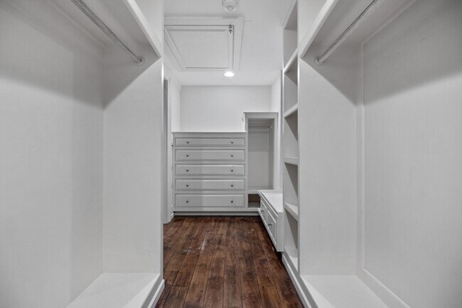 Building Photo - 8 Garrison St