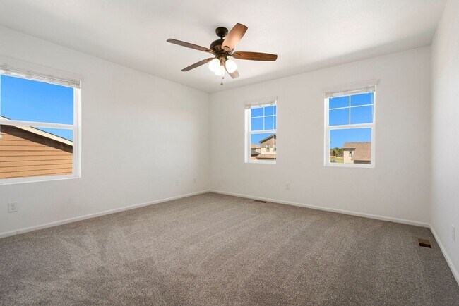 Building Photo - 4 Bedroom Home on Corner Lot in Quiet Jaco...