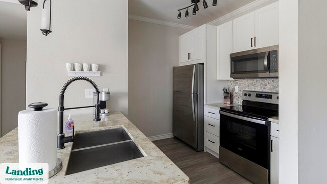 Building Photo - 6101 N Riverside Dr