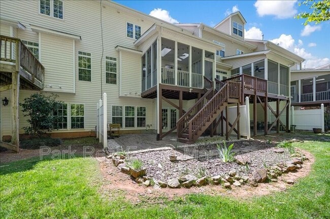 Building Photo - 221 Towne Ridge Ln