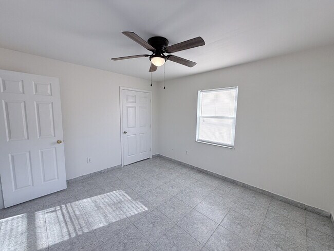 Building Photo - Moving Ready! 3-Bedroom   + 2-Bathroom + Bonus Room