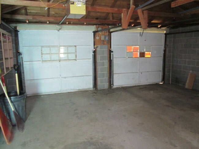 Building Photo - Cozy 2 bedroom house near old town Longmont!