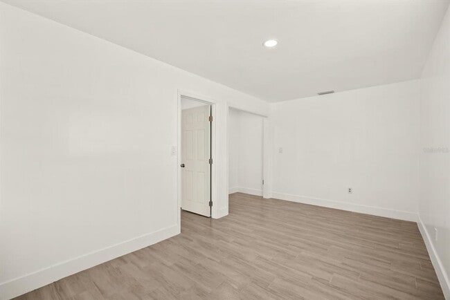 Building Photo - 31300 US-441