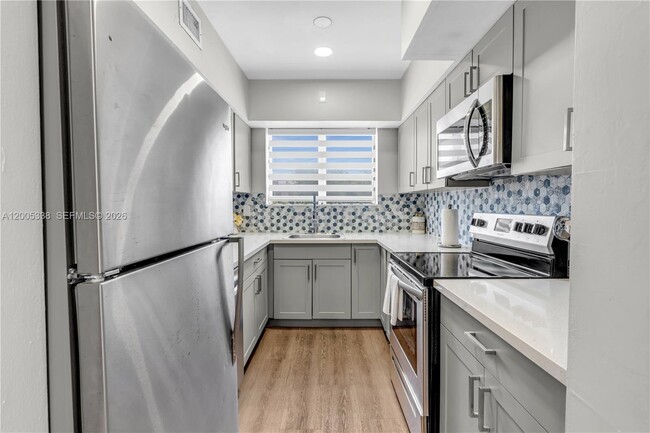 Building Photo - 10006 E Bay Harbor Dr