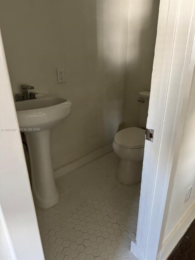 Building Photo - 1614 Jefferson Ave