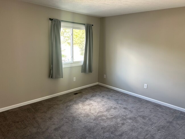 Building Photo - 2830 Sand Run Pkwy