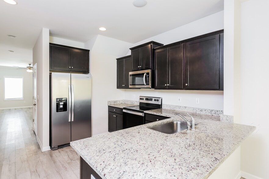 Building Photo - 136 Highland Park Ct
