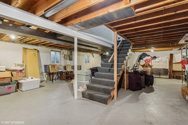 Building Photo - 48 Kingston Dr