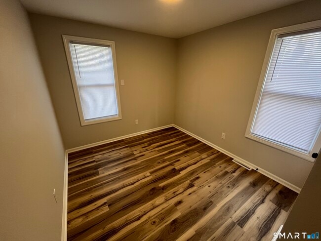 Building Photo - 209 Peck Ave