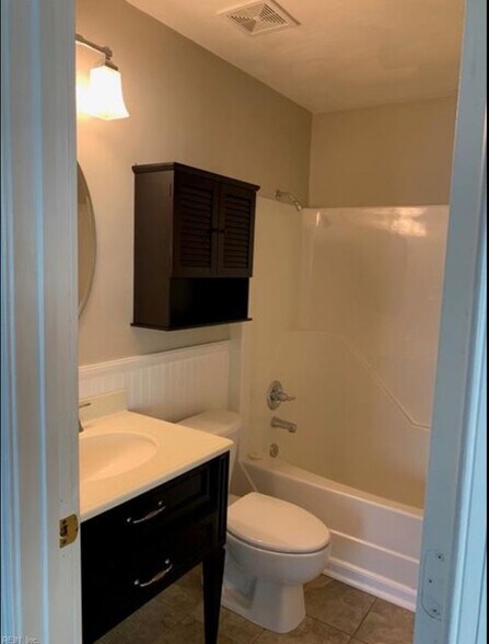 Building Photo - 713 Tallahassee Dr