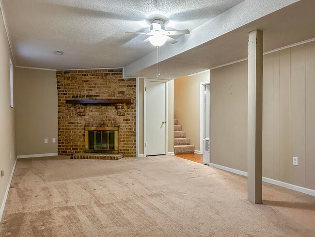 Building Photo - 675 Northview Dr NW