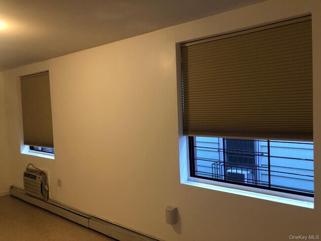 Building Photo - 40-35 95th St