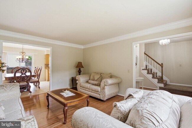 Building Photo - 10205 Balsamwood Dr