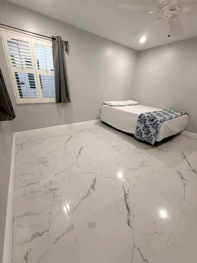 Building Photo - 19625 Sedgefield Terrace