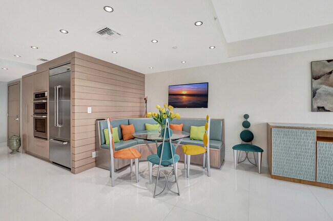 Building Photo - 4301 N Ocean Blvd