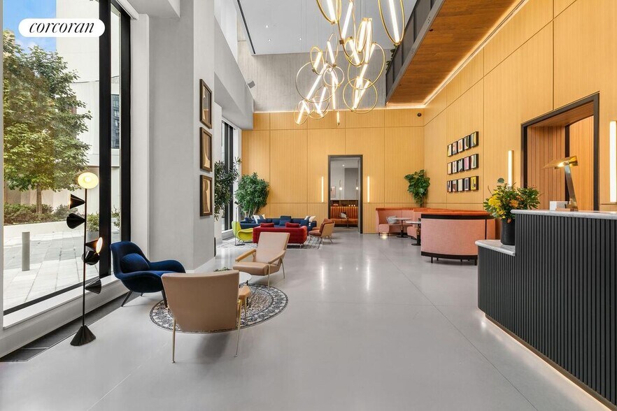 Building Photo - 11 Hoyt St