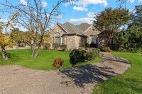 Building Photo - 200 Hawthorne Dr