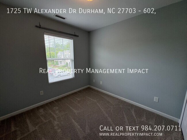 Building Photo - 1725 TW Alexander Dr