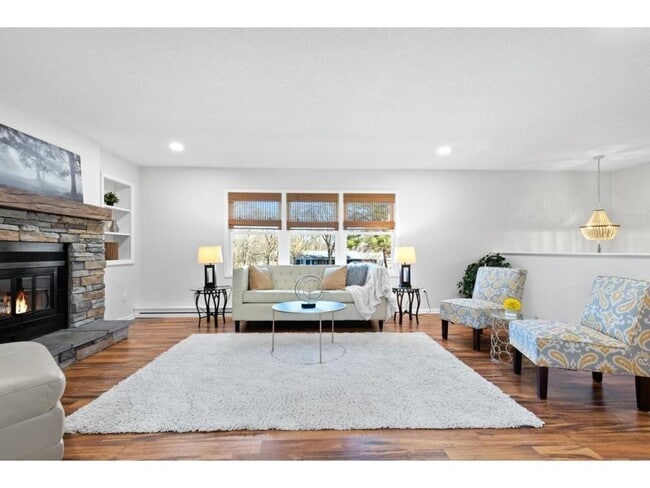 Building Photo - 25455 Nelsine Dr