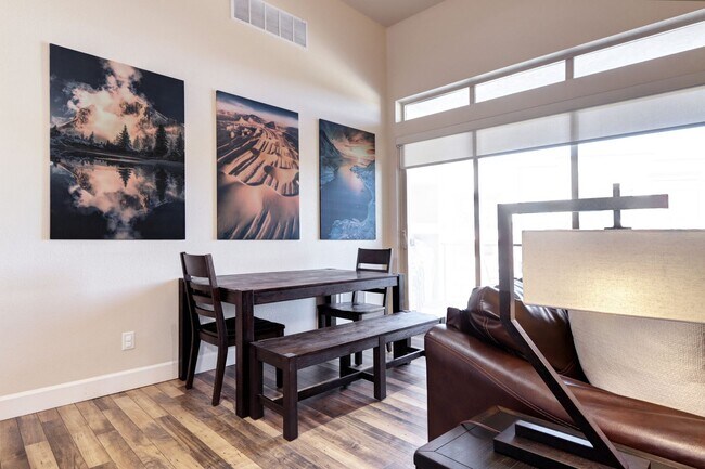 Building Photo - Private 2 bed 2 bath Condo in Inverness En...